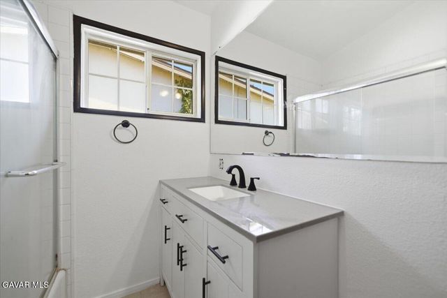 44043 Heaton Avenue, Lancaster, CA 93534