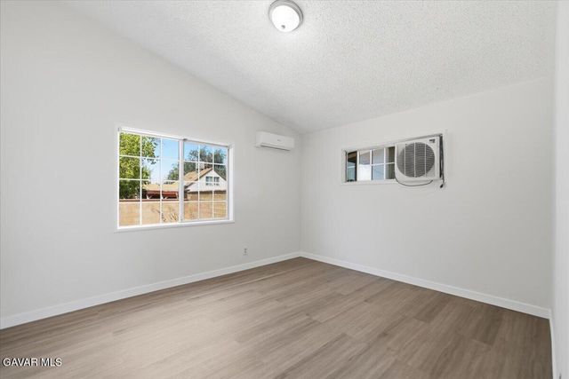 44043 Heaton Avenue, Lancaster, CA 93534