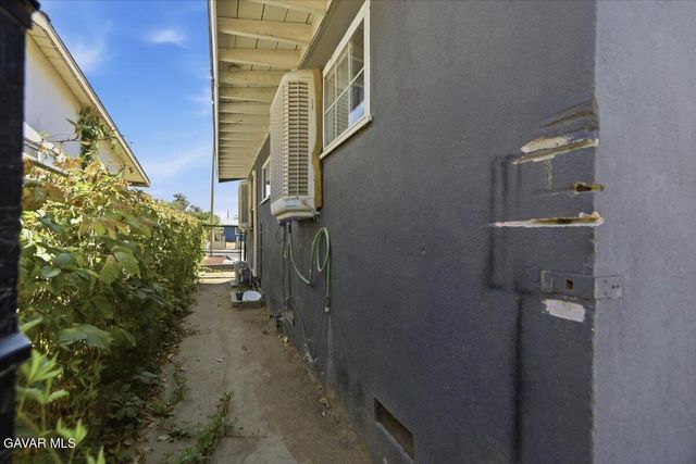 44043 Heaton Avenue, Lancaster, CA 93534