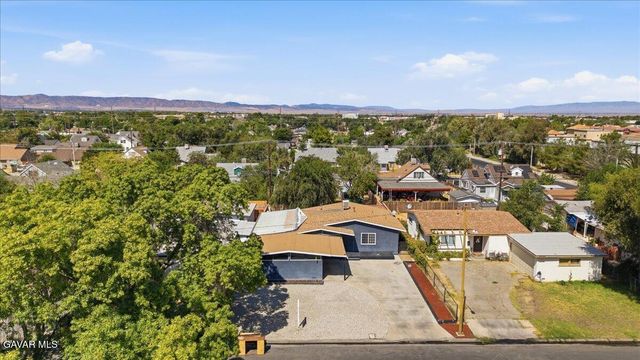 44043 Heaton Avenue, Lancaster, CA 93534