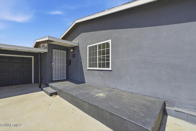 44043 Heaton Avenue, Lancaster, CA 93534