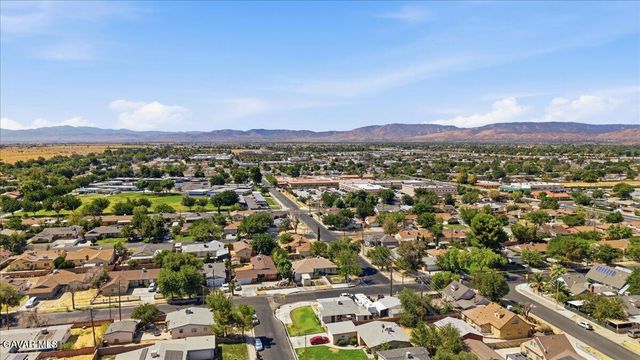 44043 Heaton Avenue, Lancaster, CA 93534