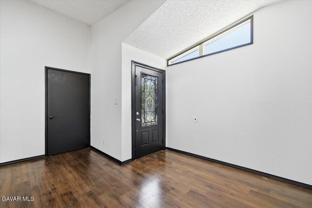 44043 Heaton Avenue, Lancaster, CA 93534