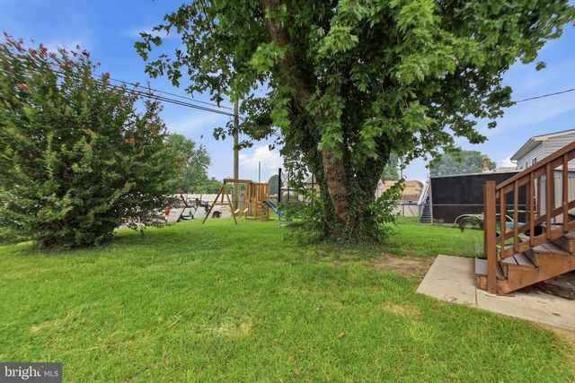 1742 LESLIE RD, Dundalk, MD 21222