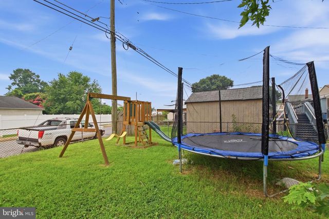 1742 LESLIE RD, Dundalk, MD 21222