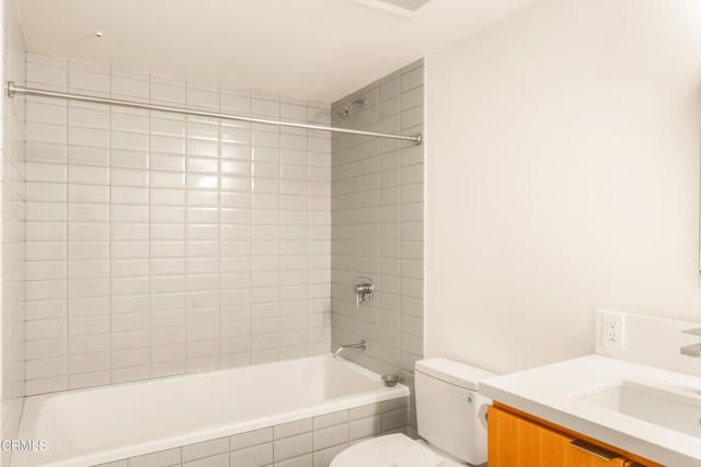 530 S Hewitt Street 328, Los Angeles, CA 90013