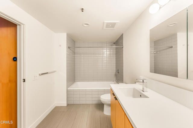 530 S Hewitt Street 328, Los Angeles, CA 90013