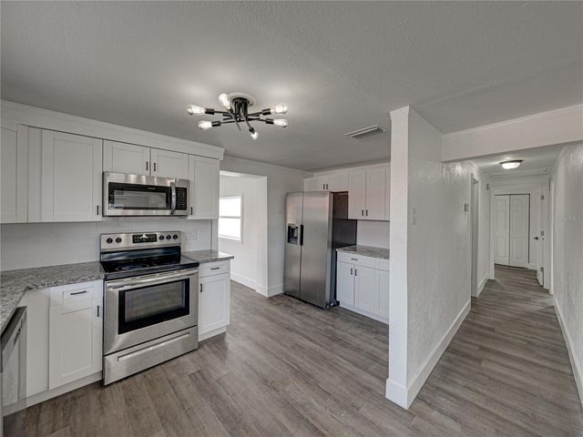 602 E LAURA STREET, Plant City, FL 33563
