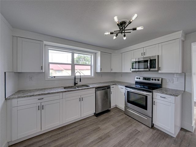 602 E LAURA STREET, Plant City, FL 33563