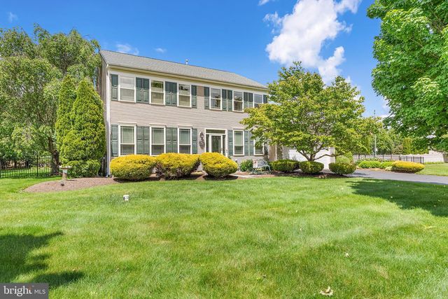 61 CLIFFWOOD DR, Allentown, NJ 08501