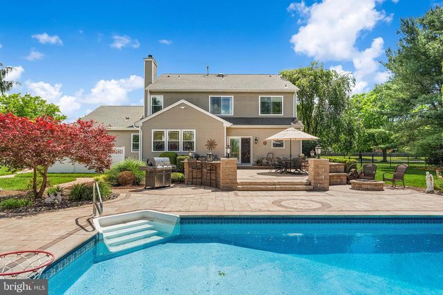 61 CLIFFWOOD DR, Allentown, NJ 08501