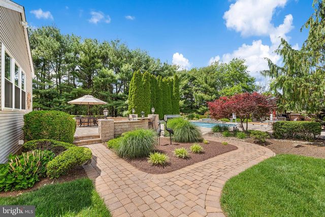 61 CLIFFWOOD DR, Allentown, NJ 08501