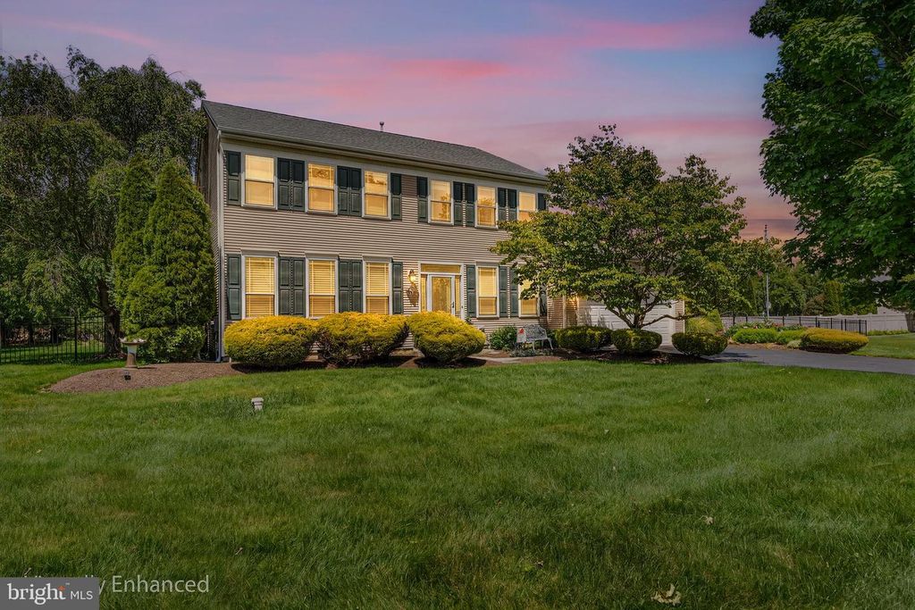 61 CLIFFWOOD DR, Allentown, NJ 08501
