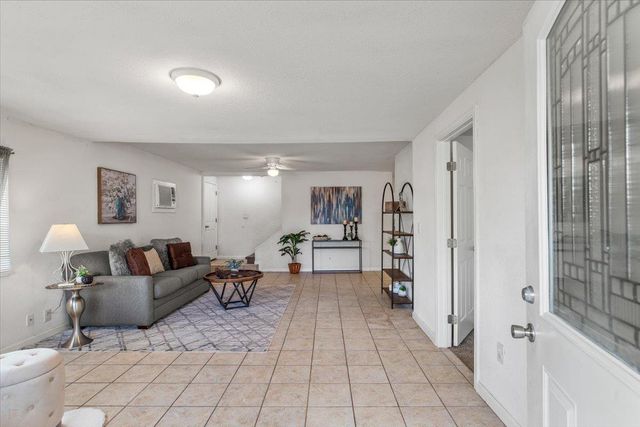 572 Pedersen Rd, Oakdale, CA 95361