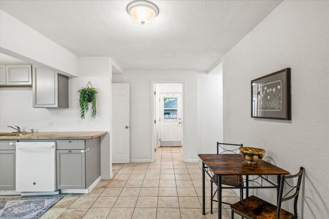 572 Pedersen Rd, Oakdale, CA 95361