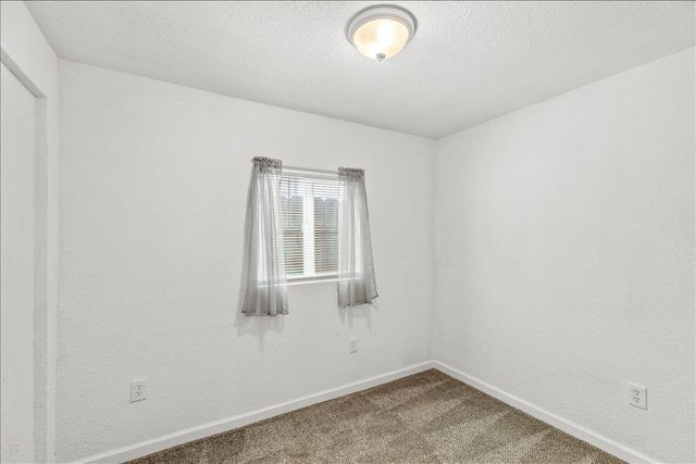 572 Pedersen Rd, Oakdale, CA 95361