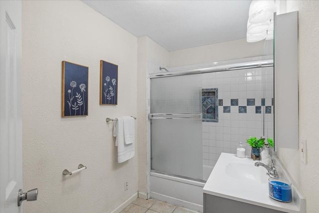 572 Pedersen Rd, Oakdale, CA 95361