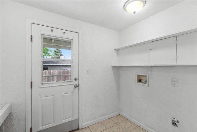 572 Pedersen Rd, Oakdale, CA 95361