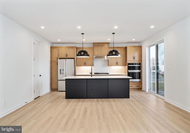 23131 PARKSIDE VILLAGE CIR, Aldie, VA 20105