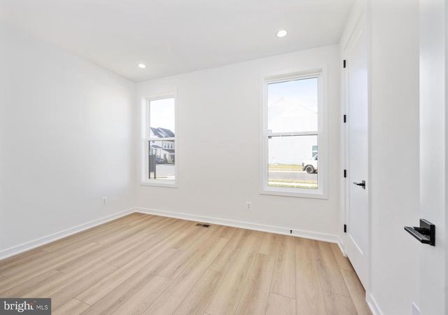 23131 PARKSIDE VILLAGE CIR, Aldie, VA 20105