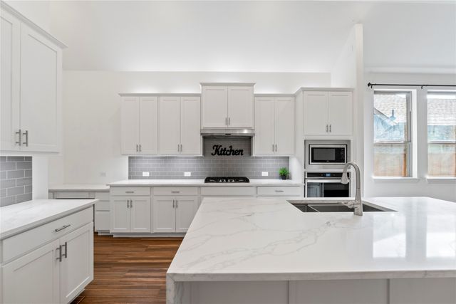 2614 High Bluff Drive, Mansfield, TX 76063