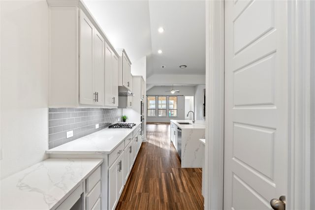 2614 High Bluff Drive, Mansfield, TX 76063