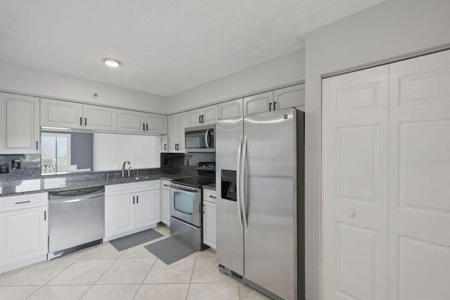 2206 S Cypress Bend Drive 401, Pompano Beach, FL 33069