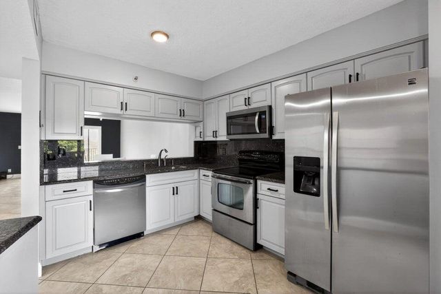 2206 S Cypress Bend Drive 401, Pompano Beach, FL 33069