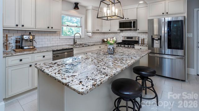 434 Blairmore Drive, Charlotte, NC 28211