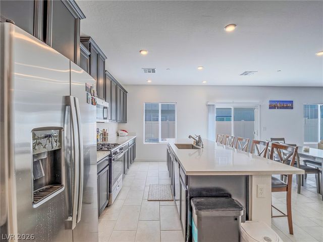 7236 North Decatur Boulevard 4, Las Vegas, NV 89084