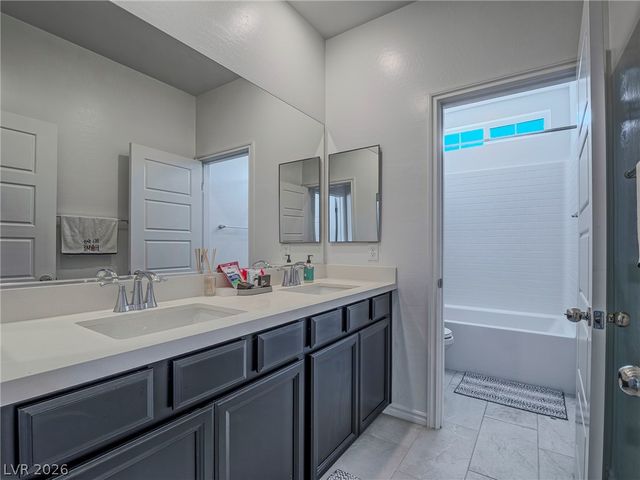 7236 North Decatur Boulevard 4, Las Vegas, NV 89084