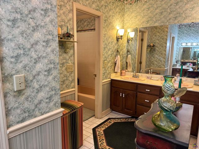 214 River North Circle, Macon, GA 31211