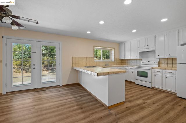 18191 Via Serena, Sonora, CA 95370