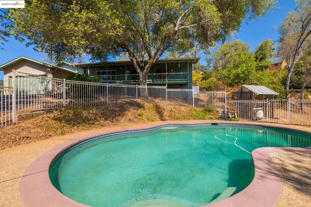 18191 Via Serena, Sonora, CA 95370