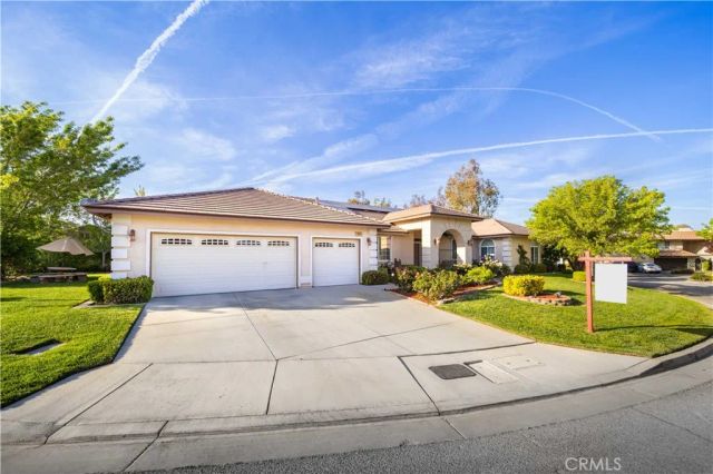 241 W Quail Drive, Palmdale, CA 93551