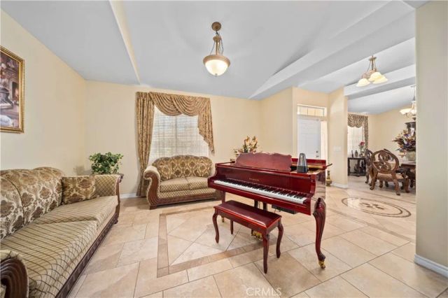 241 W Quail Drive, Palmdale, CA 93551