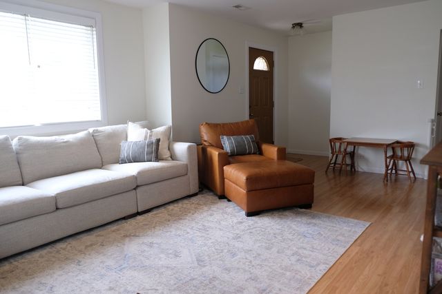 891 E Grant Drive, Des Plaines, IL 60016