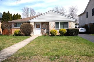 891 E Grant Drive, Des Plaines, IL 60016