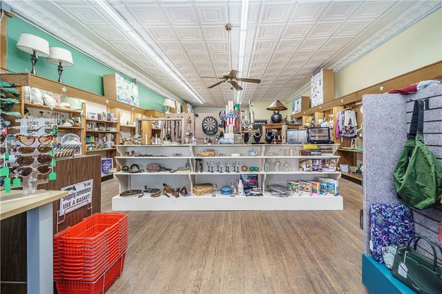 201-202 Public Square, Berryville, AR 72616