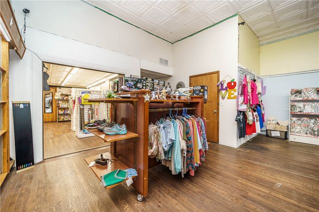 201-202 Public Square, Berryville, AR 72616