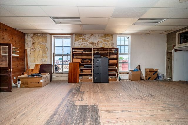 201-202 Public Square, Berryville, AR 72616