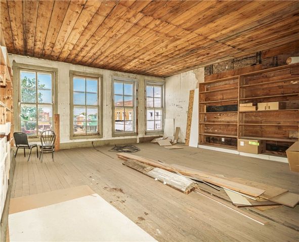 201-202 Public Square, Berryville, AR 72616