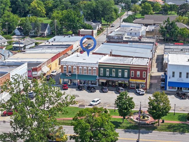 201-202 Public Square, Berryville, AR 72616