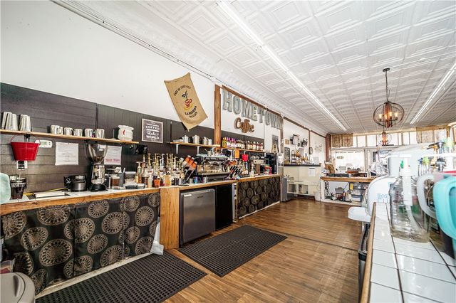 201-202 Public Square, Berryville, AR 72616