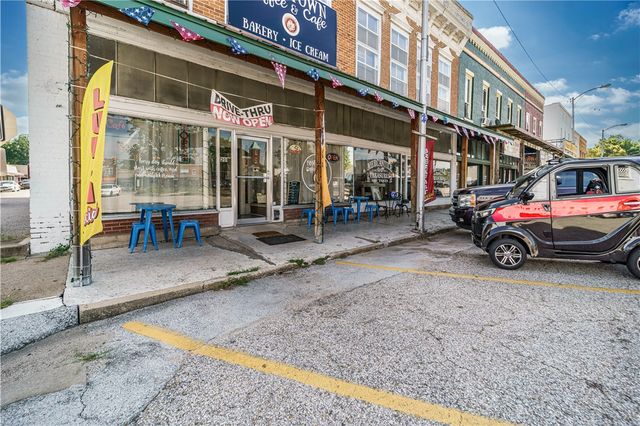 201-202 Public Square, Berryville, AR 72616