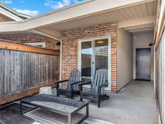 101 13TH St 211, Gearhart, OR 97138