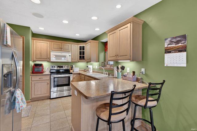 221 Ballenshire Lane, Kendallville, IN 46755