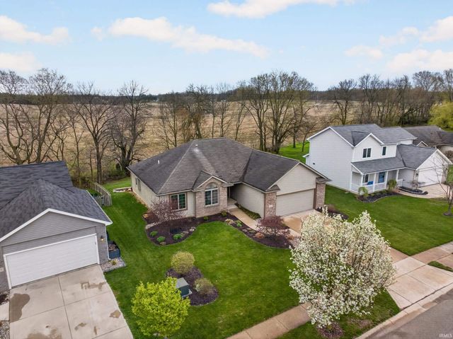 221 Ballenshire Lane, Kendallville, IN 46755