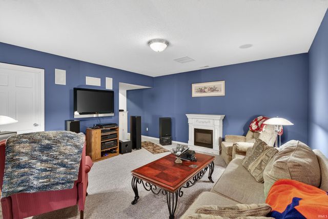 221 Ballenshire Lane, Kendallville, IN 46755