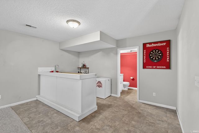 221 Ballenshire Lane, Kendallville, IN 46755